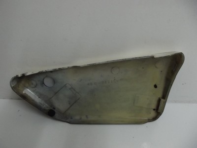 cache latéral sous selle  orig XJ 550 1981-1981 2