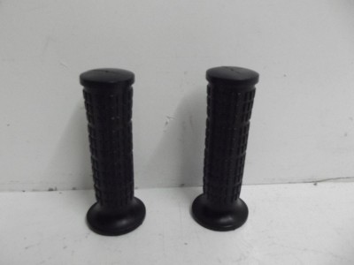 poignées de marque DOMINO , em MAGNUM RACING AC 50 1970-2023