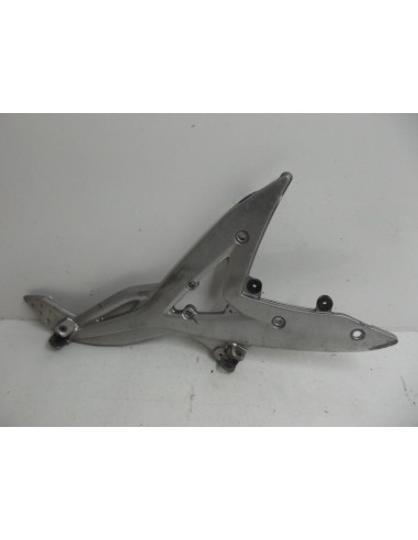platine de repose pieds coté d ER6N 650 2006-2008