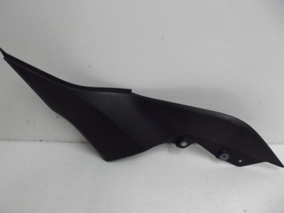 cache sous selle coté droit  o Z 750 750 2007-2012