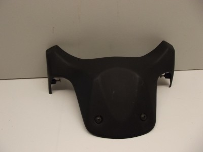 cache plastique qui se trouve  CBR 125 2004-2010