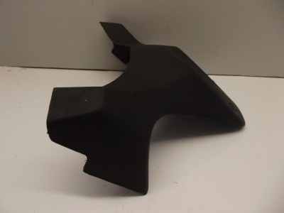 cache plastique qui se trouve  CBR 125 2004-2010 2