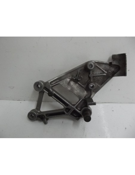 platine de repose pieds coté d VFR 750 1990-1993