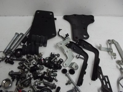 support moteur , axes , visser XJ6 600 2009-2016 2
