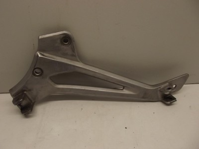 platine de repose pied coté ga ER5 500 1996-2005