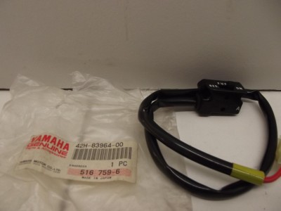 commodo de réservoir d'ess FZX 750 1987-1988
