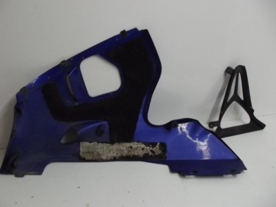 flanc de carénage coté droit a R6 600 1999-2002 2