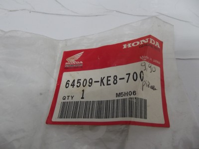 Rondelle plastique neuve HONDA 600 CBR 1987-1988 ref 64509-KE8-700