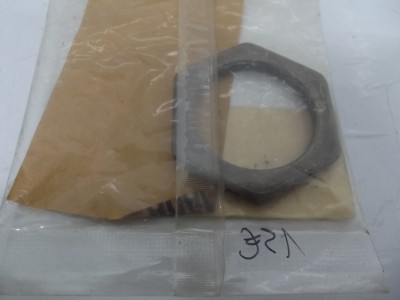 Ecrou neuf YAMAHA XMAX CYGNUS... ref 90170-36279