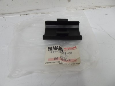 Cache plastique étrier de frein neuve YAMAHA 1200 VMAX ref 41Y-25836-00 2
